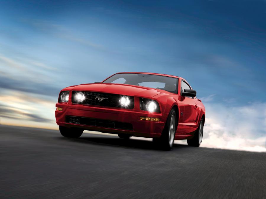  Ford Mustang GT 2005 года  (фото 62 из 209)